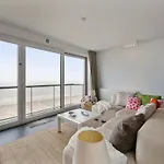 In Blankenberg With Sea Views شقة