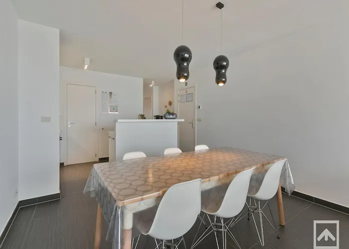 In Blankenberg With Sea Views *